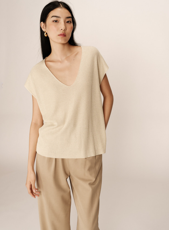 Pacino V-Neck T-Shirt in Or from Grace & Mila