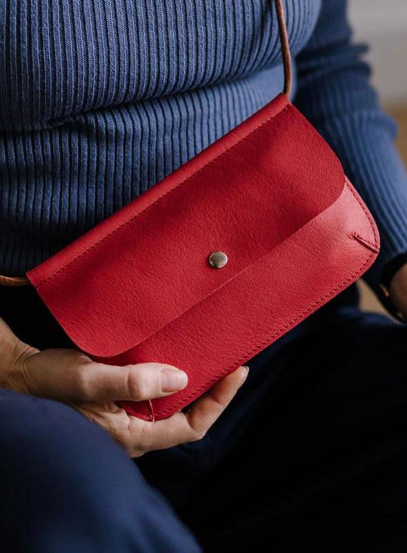 Phonebag Hang On in Coral from Keecie