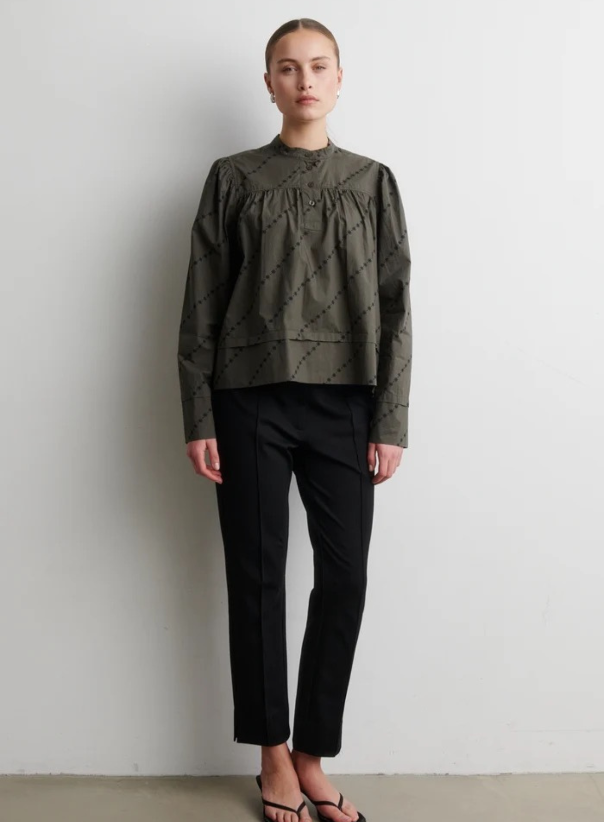 Second Female Jasmina Blouse in Black Olive