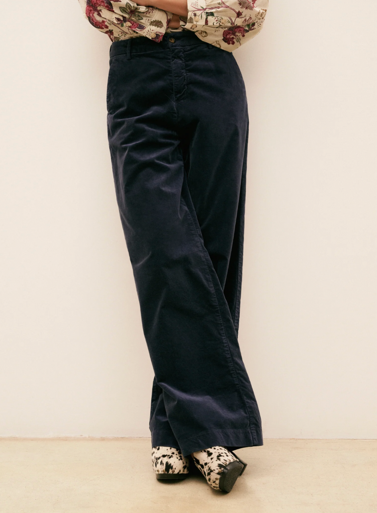 Pacifie Velvet Trousers in Navy from Hod