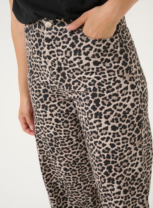 Leonora HW Denim Jeans in Classic Leopard from Kaffe