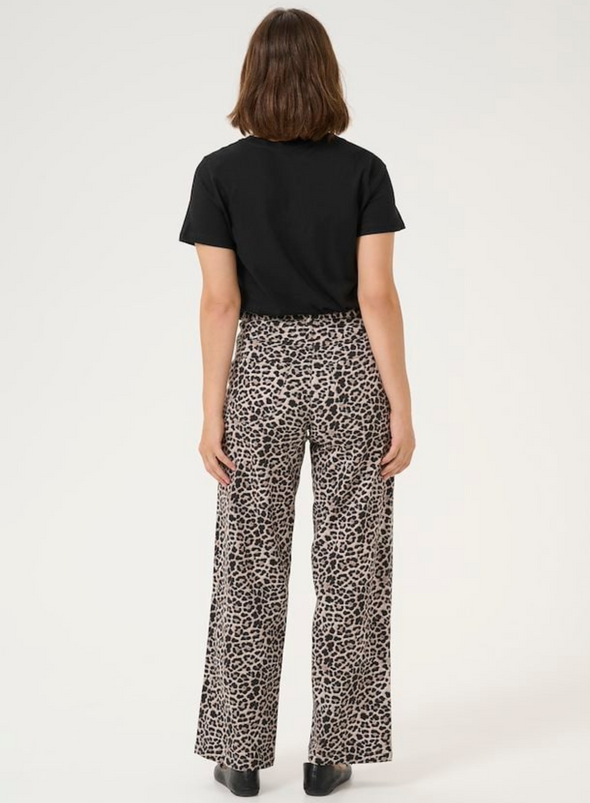 Leonora HW Denim Jeans in Classic Leopard from Kaffe