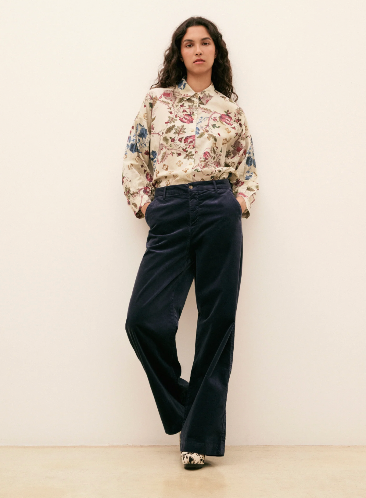 Pacifie Velvet Trousers in Navy from Hod