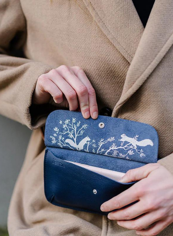 Phonebag Hang On in Ink Blue from Keecie