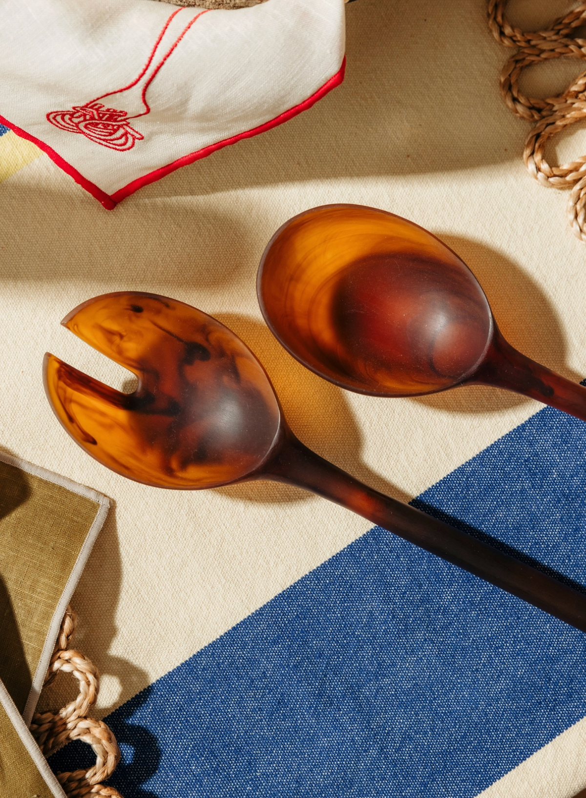 MÆGEN Salad Servers in Amber