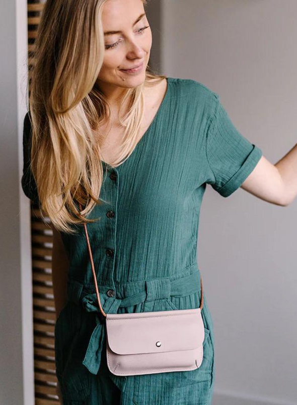 Phonebag Hang On in Powder Pink from Keecie