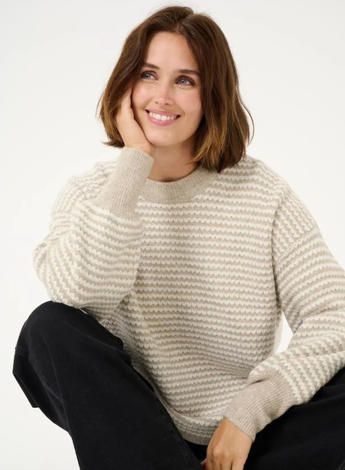 Ellery Knit Pullover in Feather Grey/Chalk Structure from Kaffe