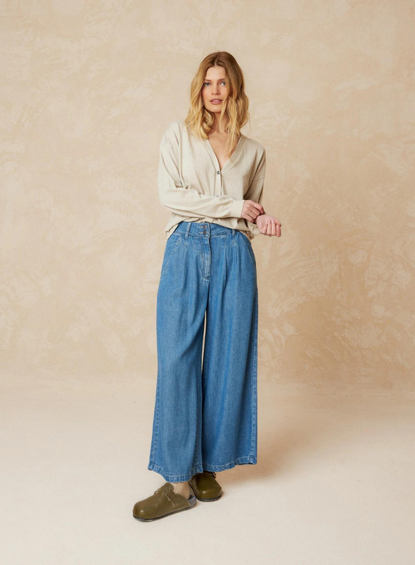 Cropped Denim Trousers in Light Blue from Indi & Cold