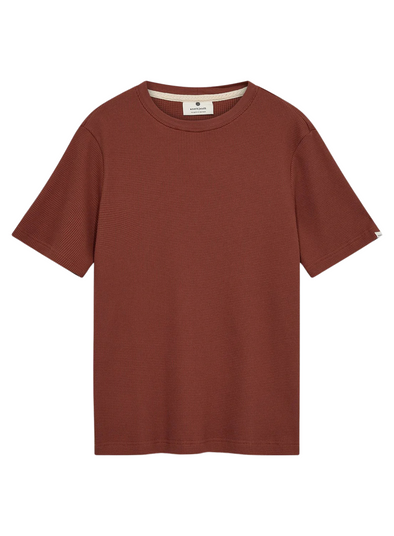 Kikki SS Waffle Tee in Auburn from Anerkjendt