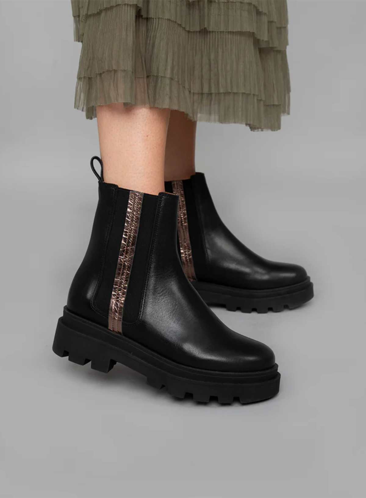 Olga Chelsea Boots in Black from Esska