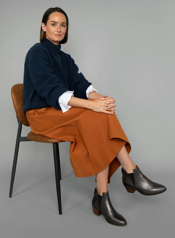 Ginny in Smoke Metallic from Esska