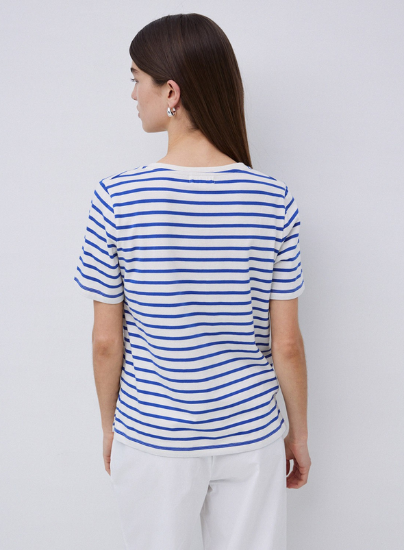 O-Stripes V-Neck T-Shirt in Royal Blue Stripe from Yerse