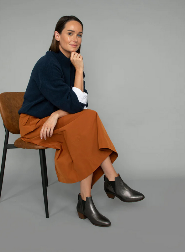Ginny in Smoke Metallic from Esska
