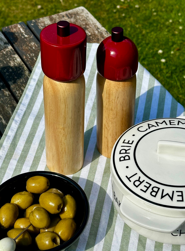 Medium Salt/Pepper Grinder in Red & Red from MÆGEN