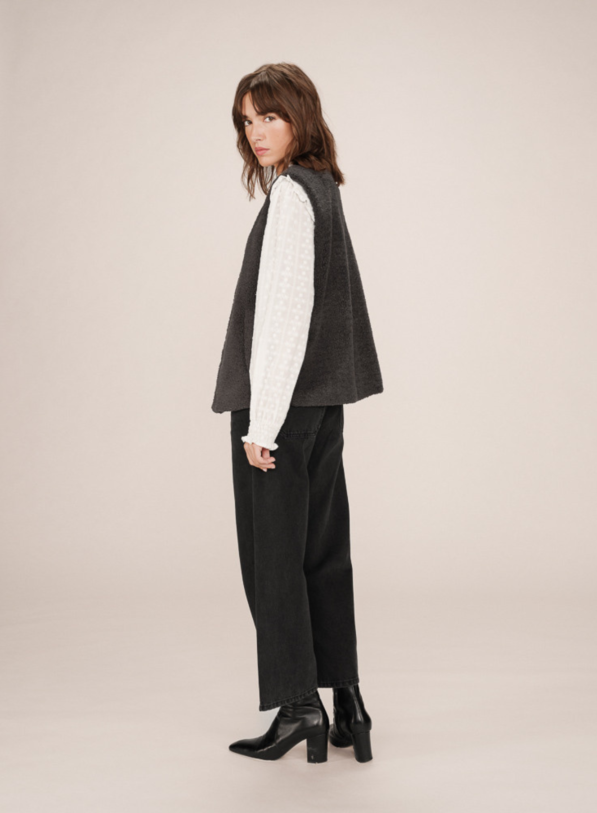 Sinatra Gilet in Anthracite from Grace & Mila