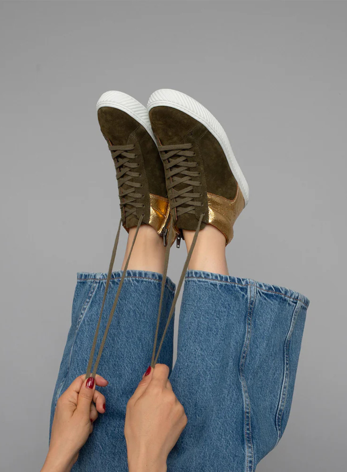 Nick Hi Top Trainer in Khaki from Esska