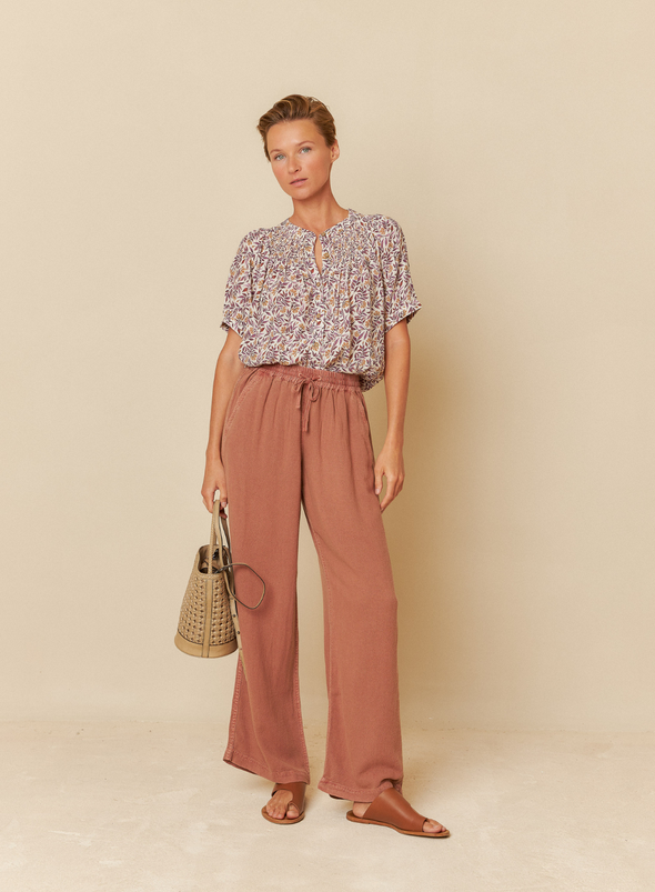 Short Sleeve Blouse in Violet from Indi & Cold