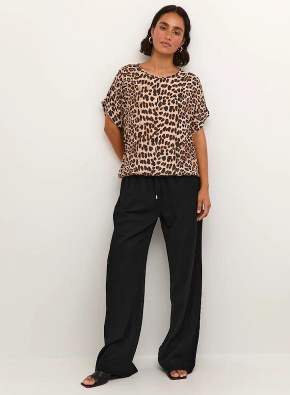 Amber Printed Shirt in Classic Leopard from Kaffe