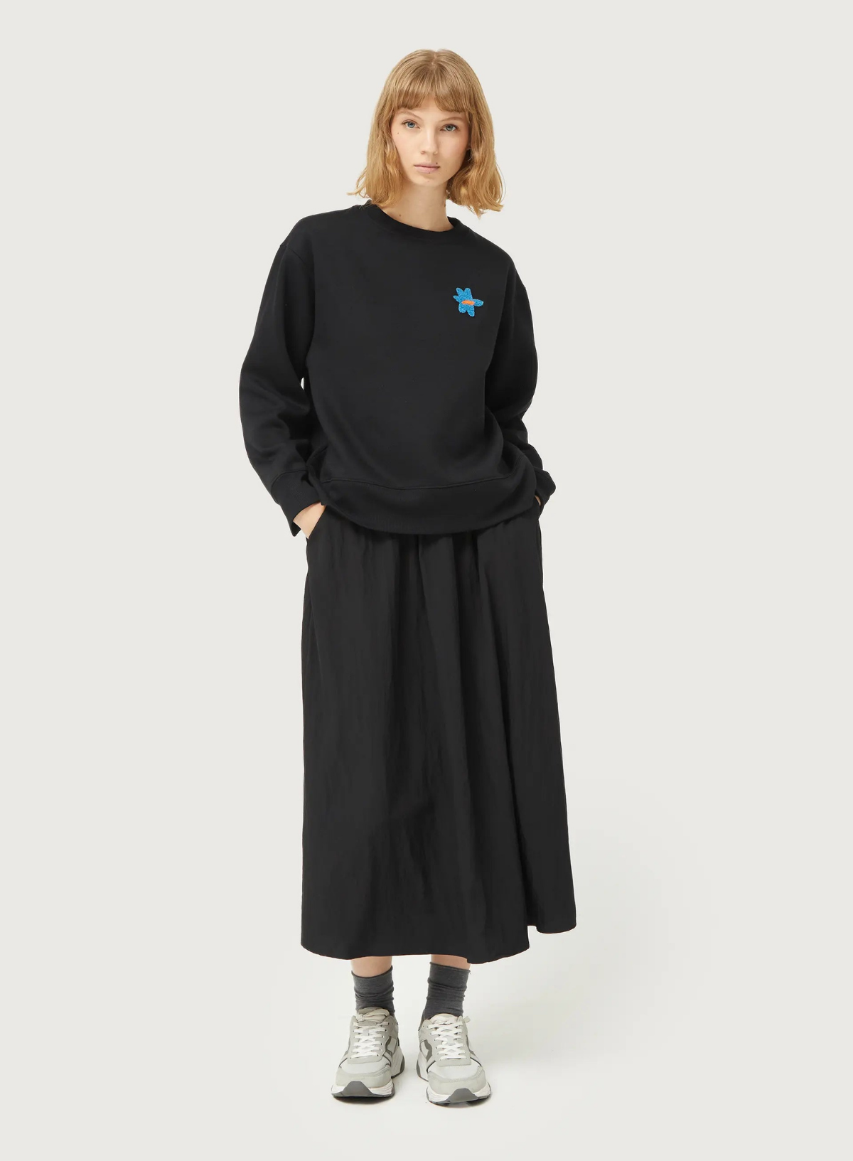 Flower Patch Sweatshirt in Black from Compañia Fantastica