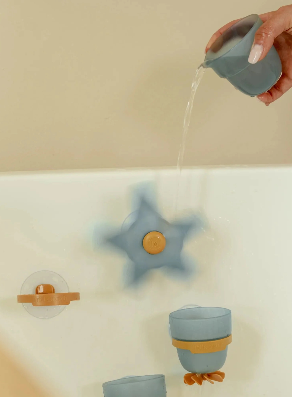 Little Dutch Bath Play Cups Starfish