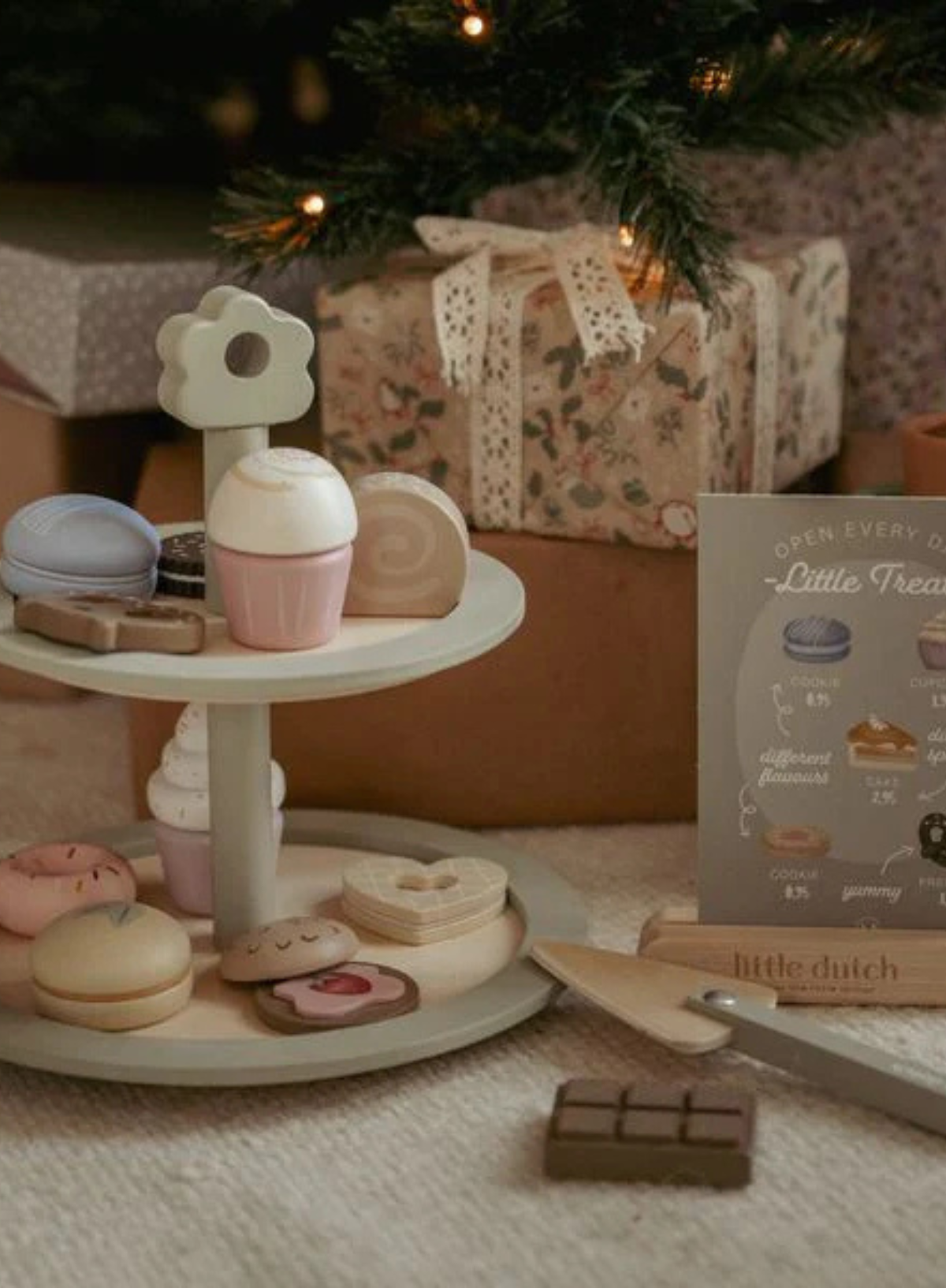 Little Dutch Cake Stand