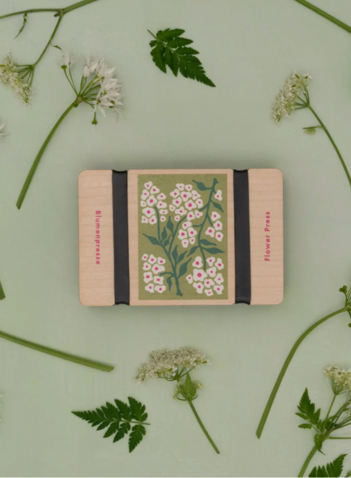 Studio Wald Pocket Flower Press in Forget Me Not