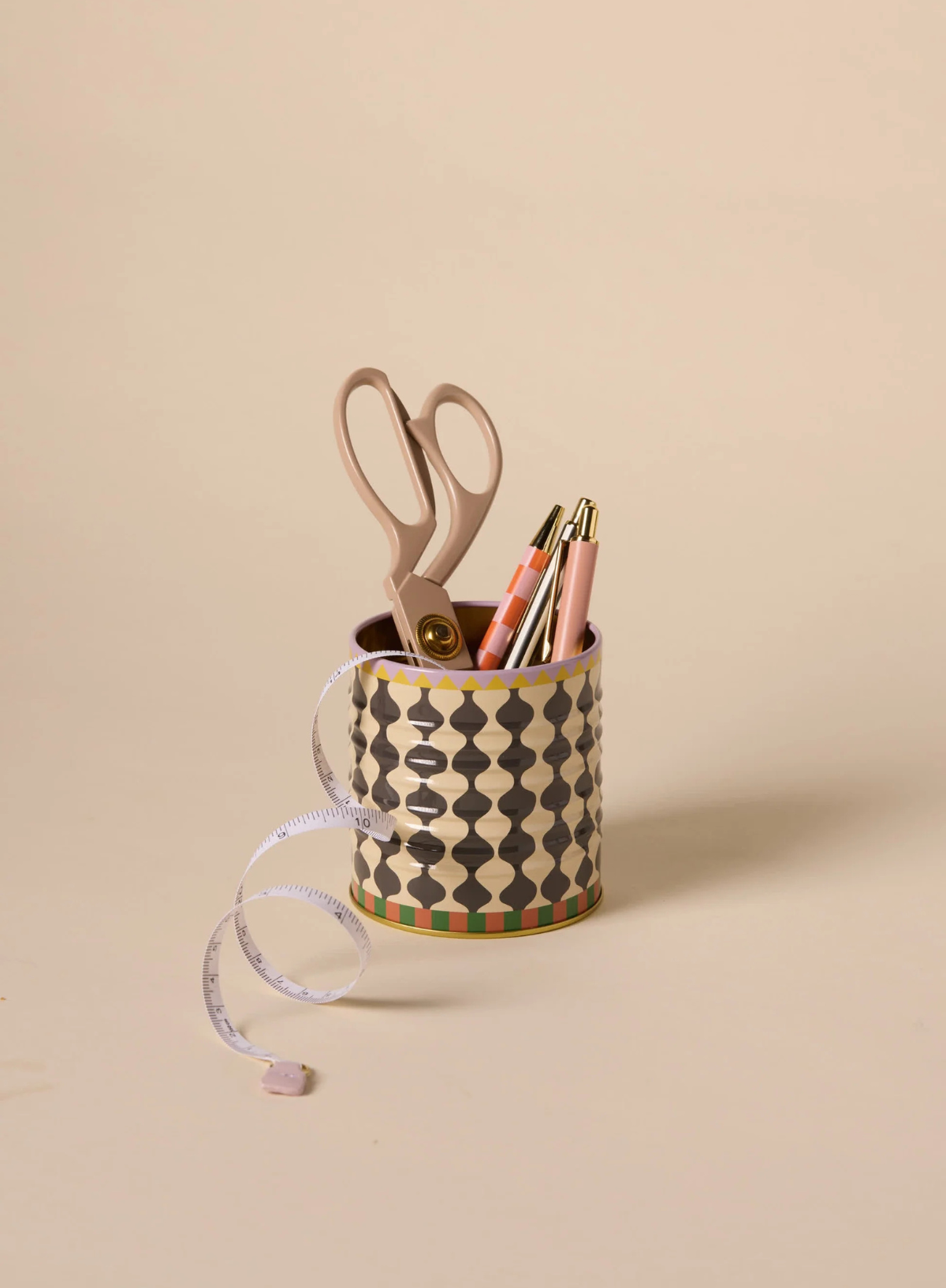 A Dopo Black & White Wavy Storage Tin from Paddywax