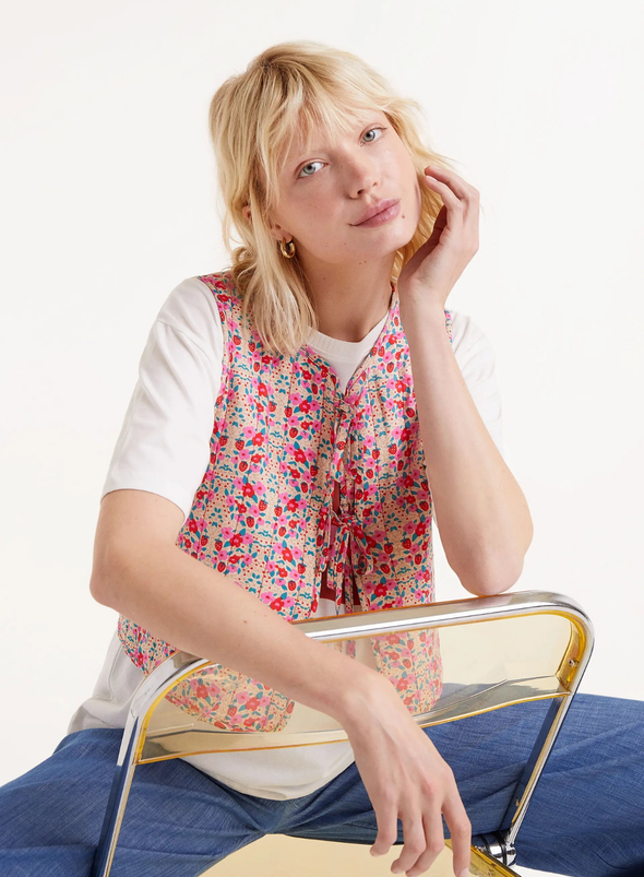 Vest in Pink Flowers from Compañia Fantastica