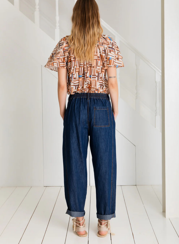 Nieve Barrel Leg Jeans in Dark Wash Denim from Bonté