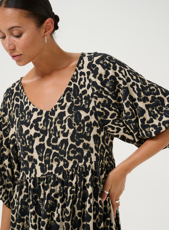 Nani Balloon Dress in Naturel Leopard from Kaffe