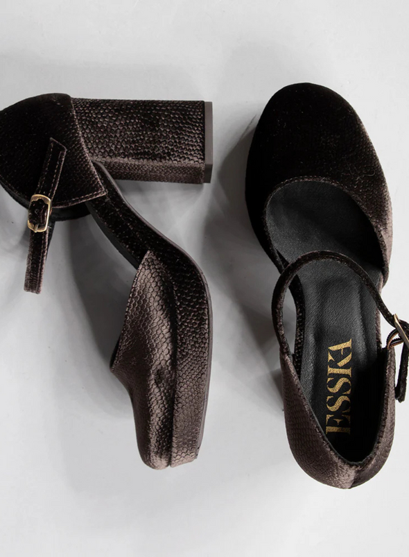 Viv Heels in Carbon from Esska