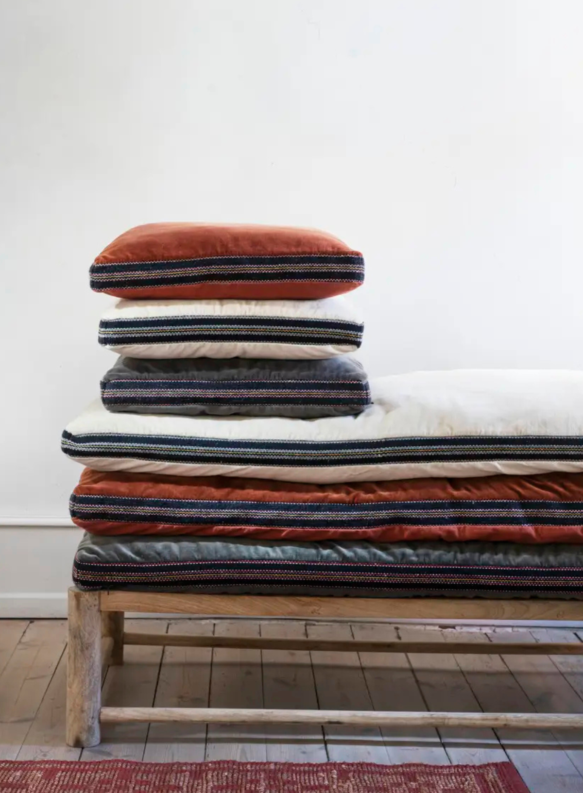 Grey/Black Velvet Mattress 60/140cm from Madam Stoltz