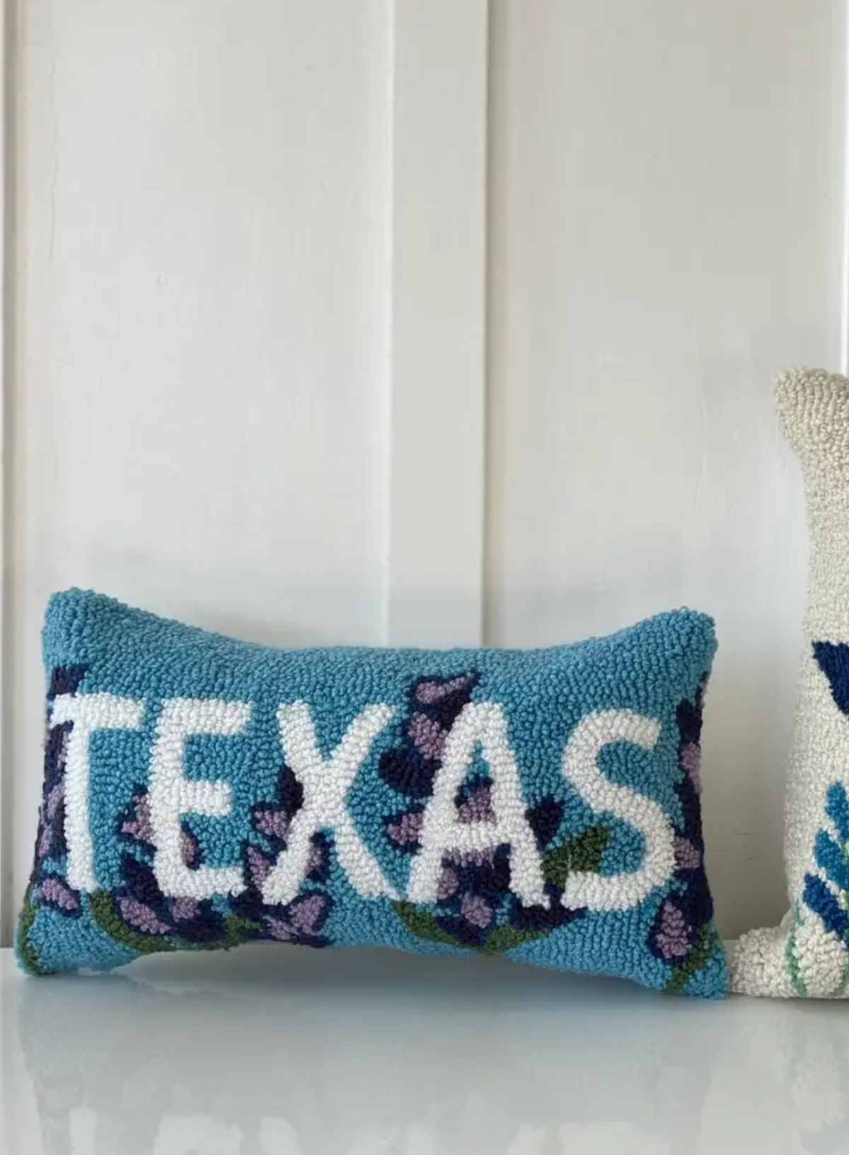 Texas Hook Cushion from Peking Handicraft