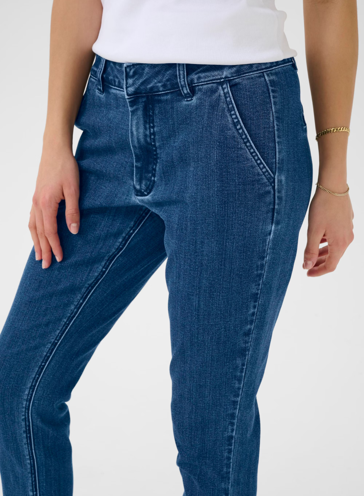 Lea Jeans 7/8 in Medium Blue Denim from Kaffe