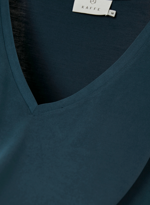 Lise T-Shirt in Midnight Marine from Kaffe