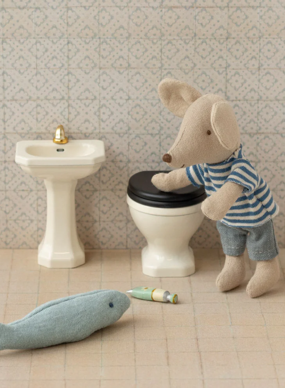 Maileg Bathroom Sink (Mouse) in Off White, in box
