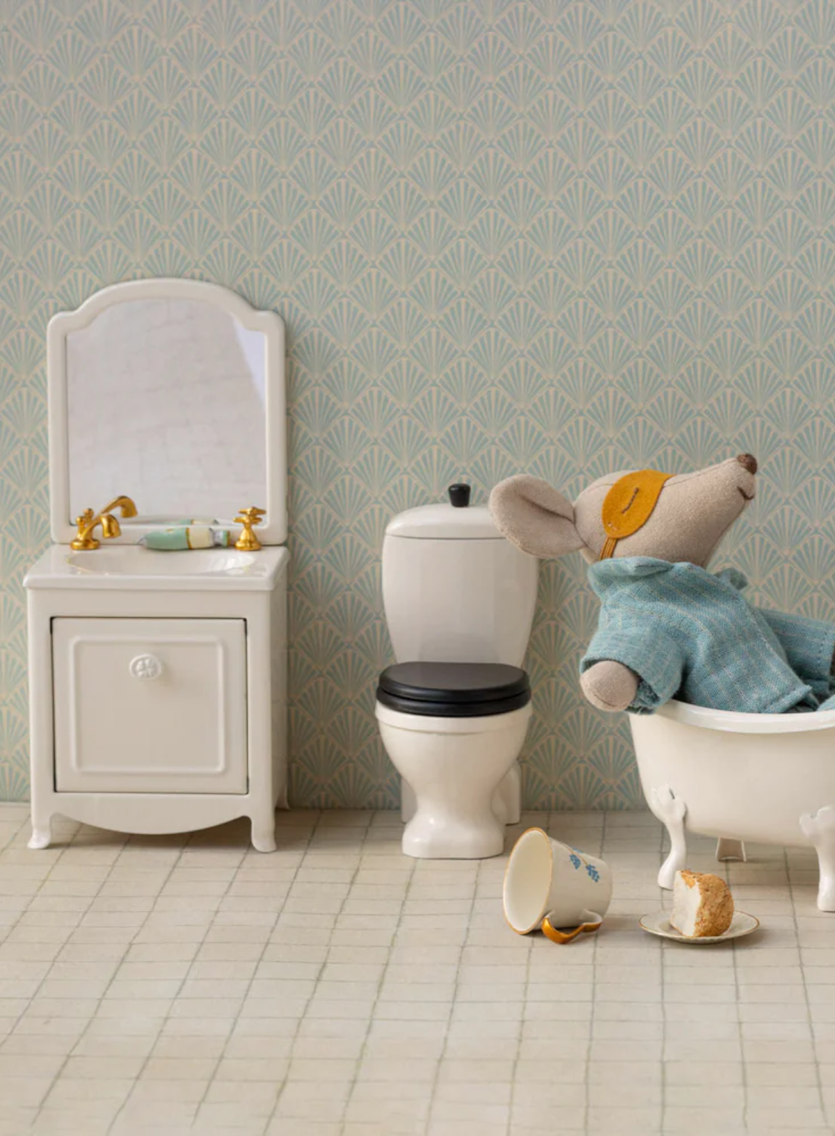 Maileg Sink Dresser, Mouse in Off White