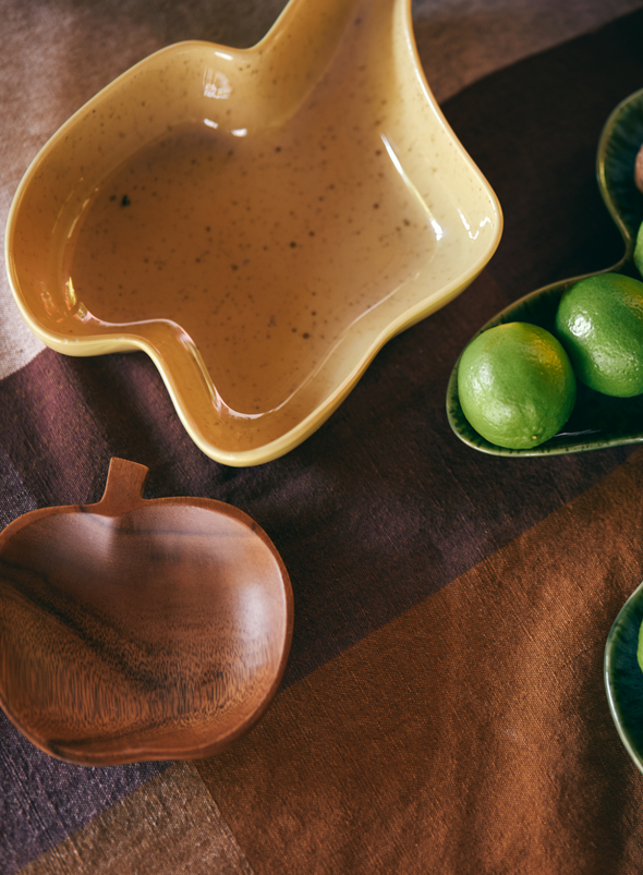 Shell Serving Bowl in Vanille from HK Living