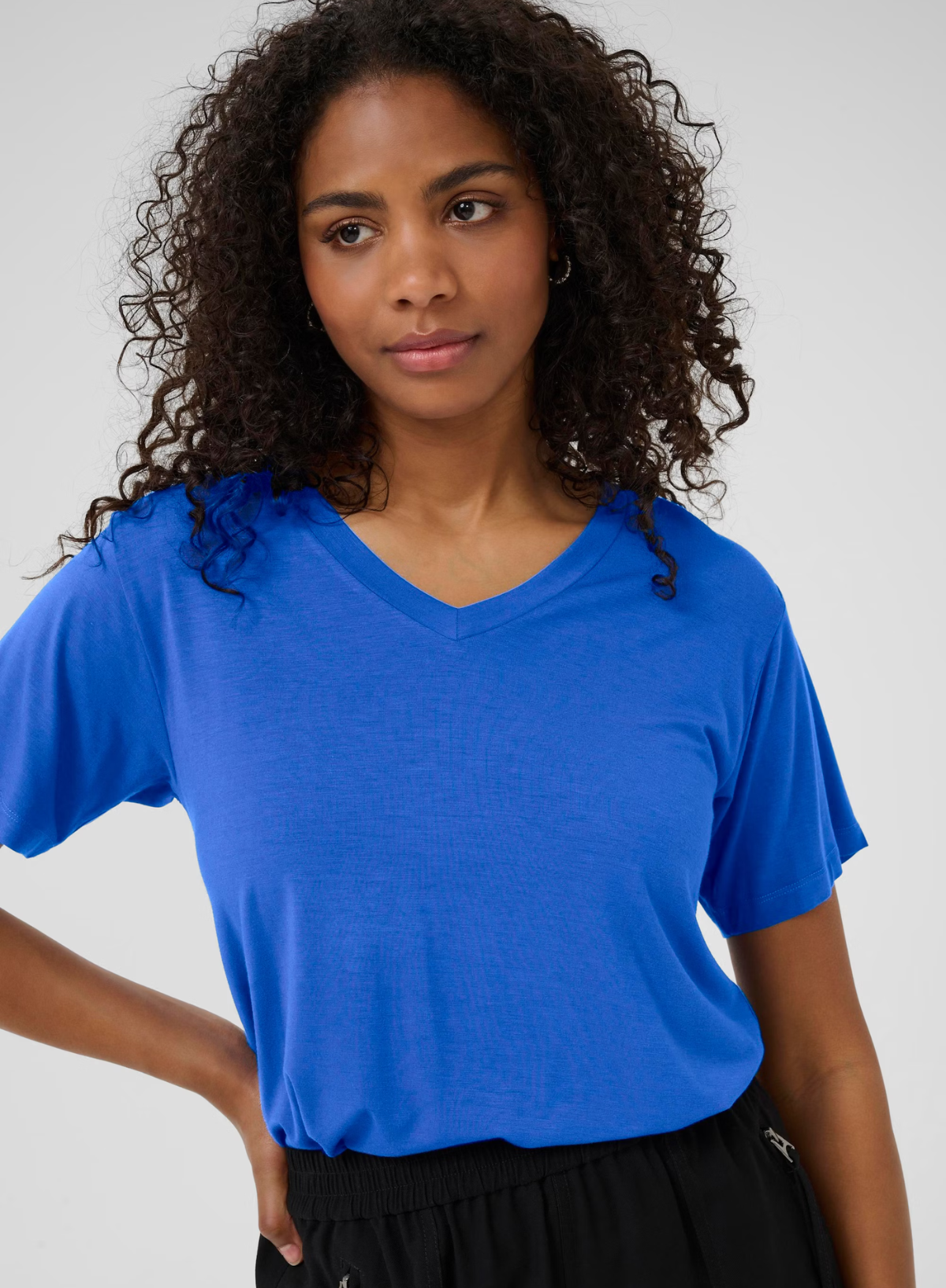 Frida V-Neck T-Shirt in Surf the Web from Kaffe