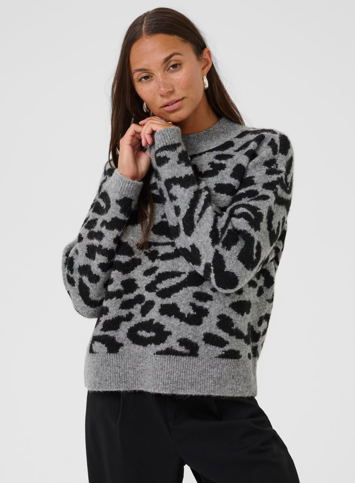 Sandra Pullover in Black Leopard from Kaffe