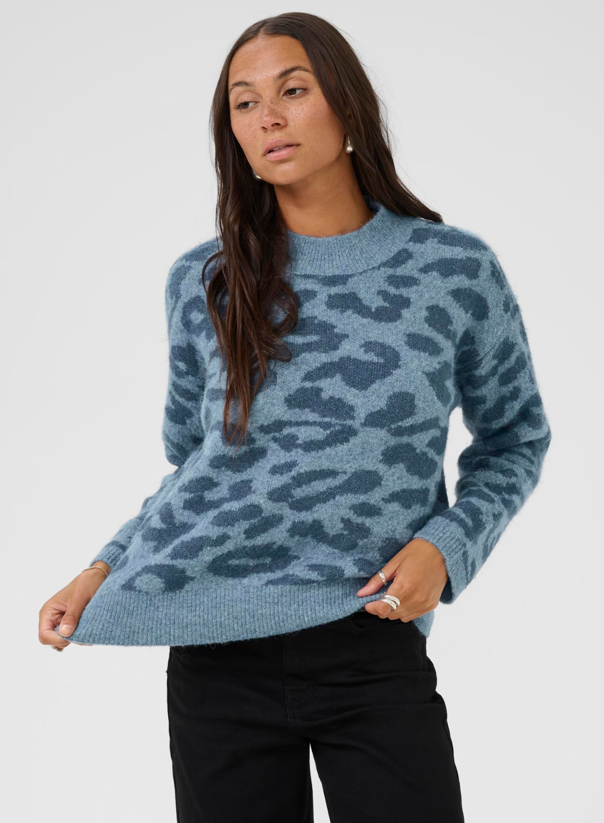 Sandra Pullover in Windward Blue Leopard from Kaffe
