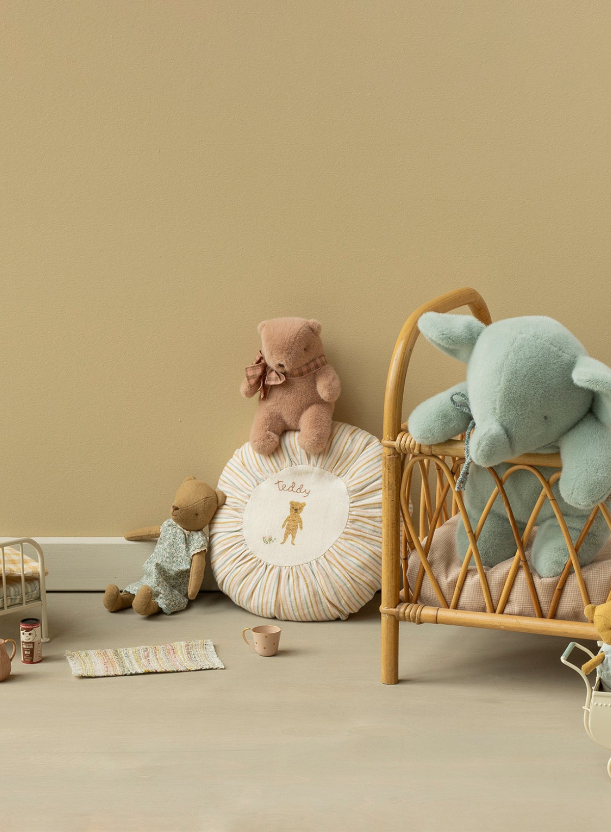 Maileg Elephant Plush Medium - Soft Mint