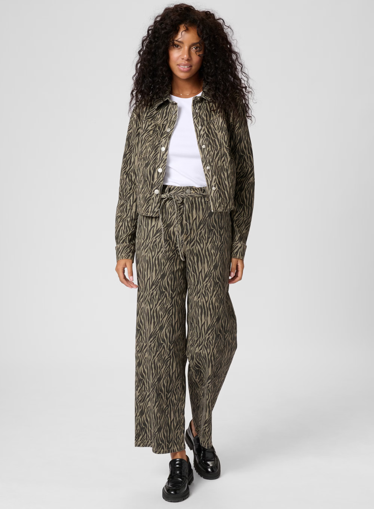 Leondra HW Straight Jeans in Feather Gray/Bl from Kaffe