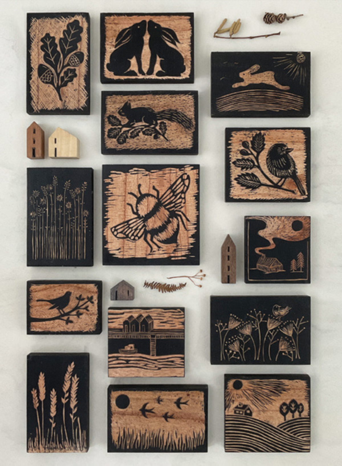 East of India Wood block Tall daises