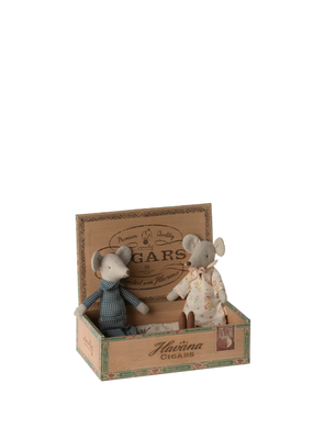 Grandma & Grandpa Mice in Cigarbox from Maileg