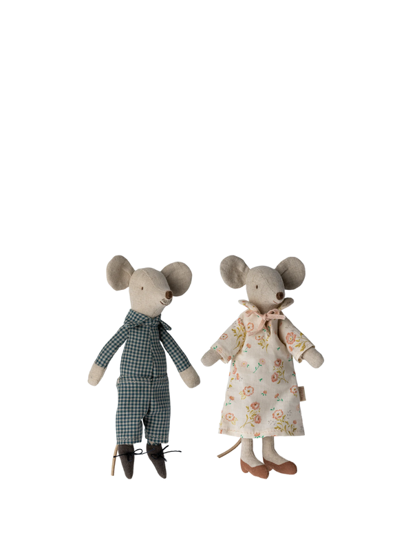 Grandma & Grandpa Mice in Cigarbox from Maileg