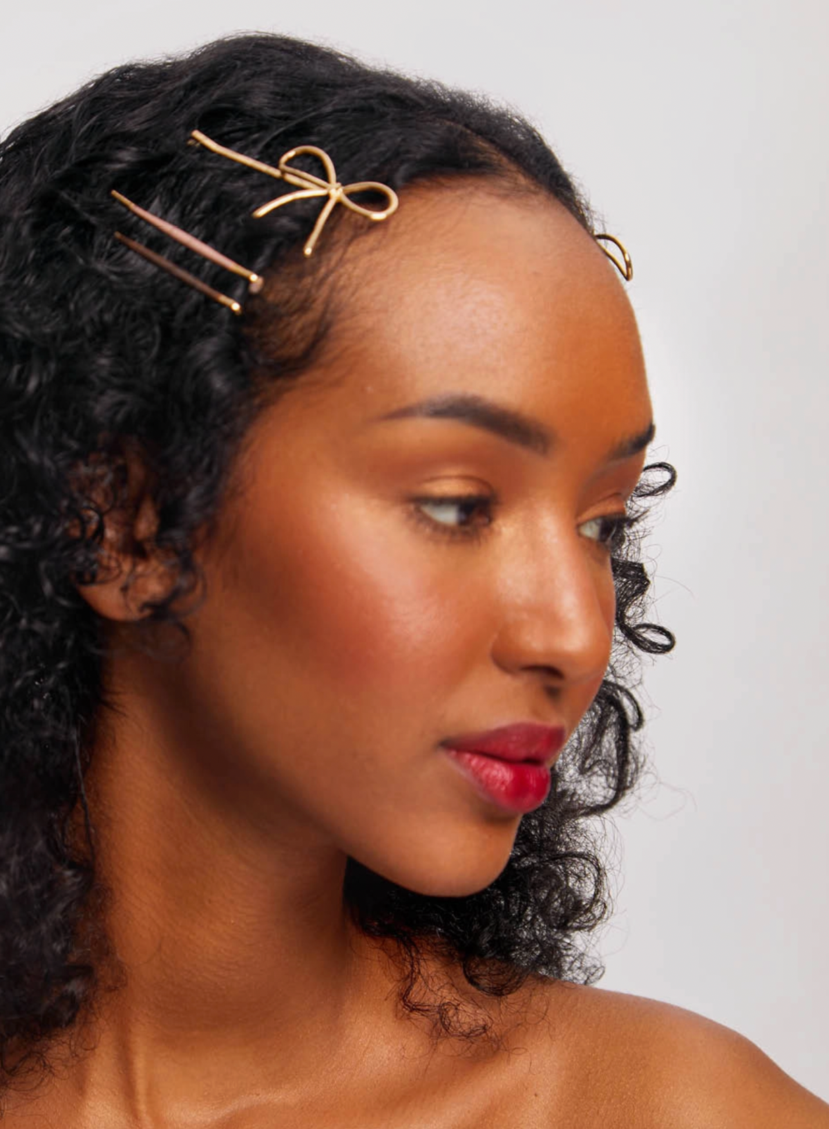 Kitsch Metal Enamel Cloud & Bow Bobby Pins Set in Rosewood