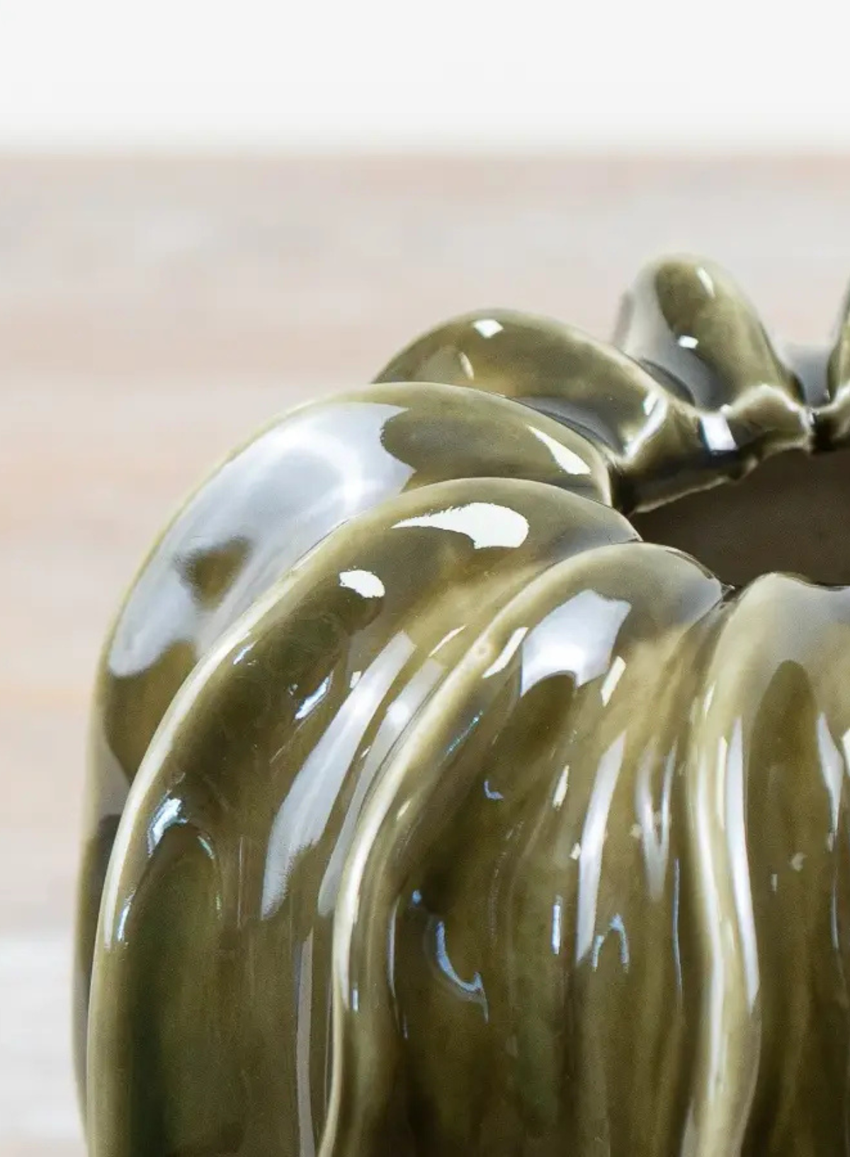 Gainsborough Giftware Emerald Green Pod Vase 15cm