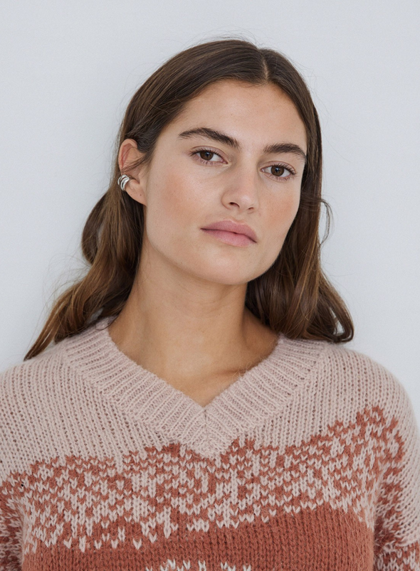 Nicky V-Neck Pattern Jumper in Pale Pink from Yerse