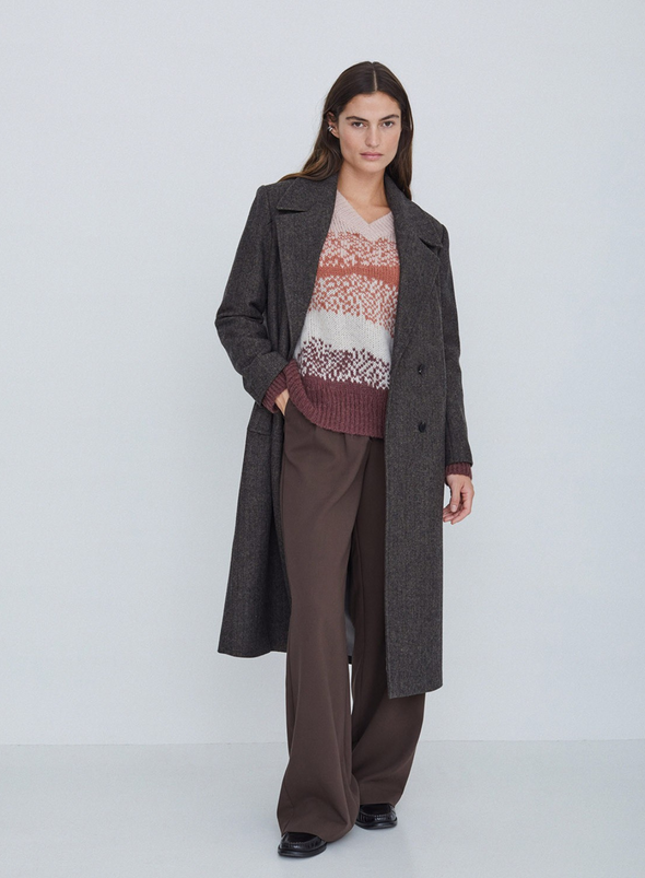 Nicky V-Neck Pattern Jumper in Pale Pink from Yerse